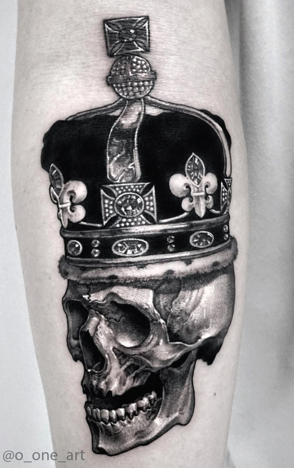 crown tattoos